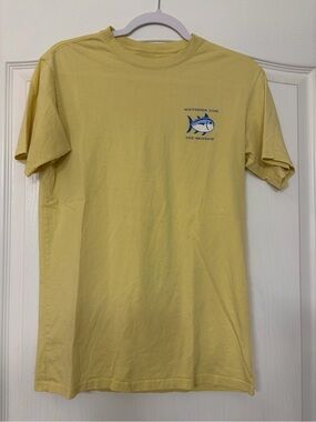 Southern Tide Lemon Short-Sleeve Tee with Blue Fish Graphic